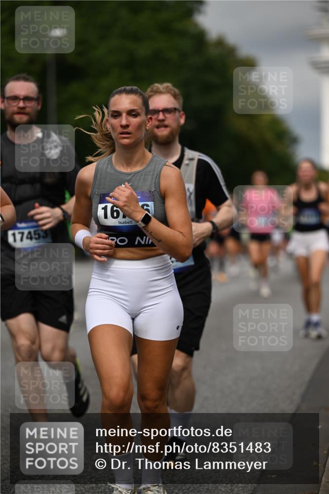 29.06.2025 - hella hamburg halbmarathon Dr. Thomas Lammeyer http://msf.ph/oto/8351483 29.06.2025 10:18:38 Kennedybrücke 1071, 1131, 1480, 1728, 2046, 3020, 3025, 3454, 3691, 3728, 3756, 3834, 5191, 6181, 6366, 6717, 6724, 7195, 7442, 7446, 7447, 7881, 8055, 8522, 8563, 8755, 8892, 9173, 9663, 9709, 10224, 10610, 10977 meine-sportfotos.de