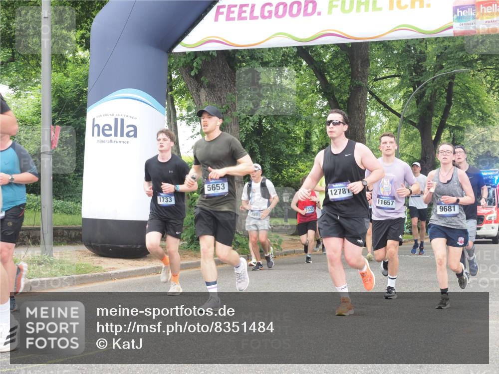 29.06.2025 - hella hamburg halbmarathon KatJ http://msf.ph/oto/8351484 29.06.2025 10:50:58 Zwischen KM18-KM19 1212, 1733, 1851, 2463, 4985, 5653, 7333 meine-sportfotos.de