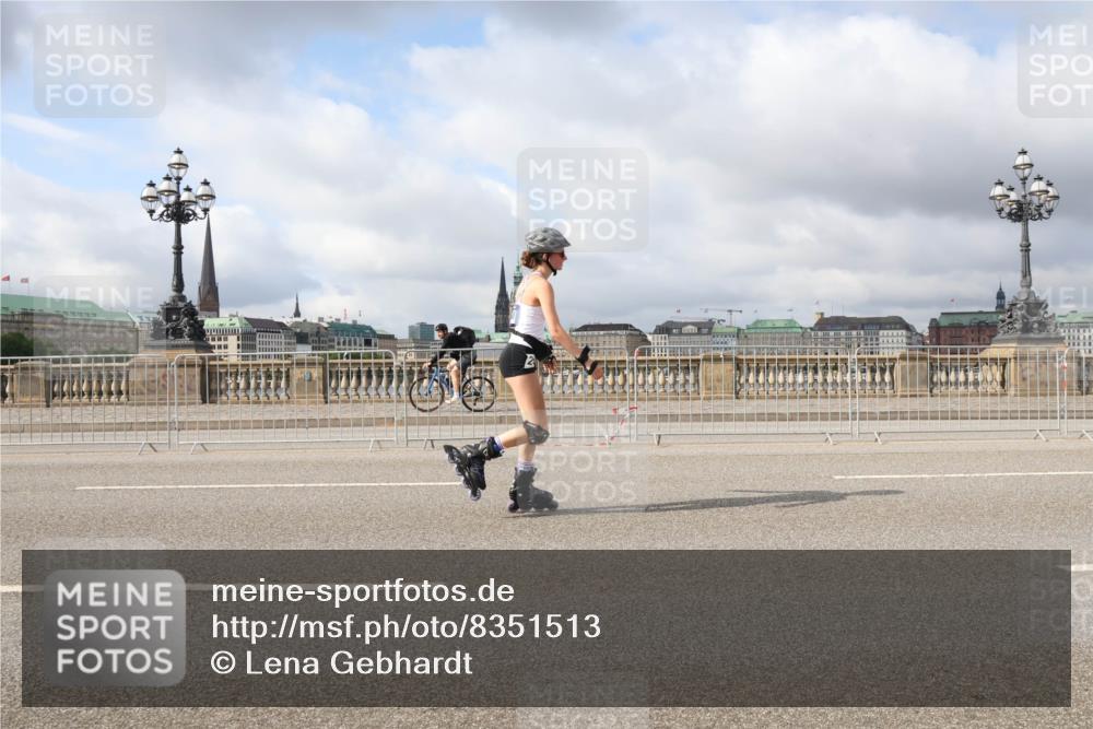 29.06.2025 - hella hamburg halbmarathon Lena Gebhardt http://msf.ph/oto/8351513 29.06.2025 09:09:24 Lombardsbrücke 2 meine-sportfotos.de