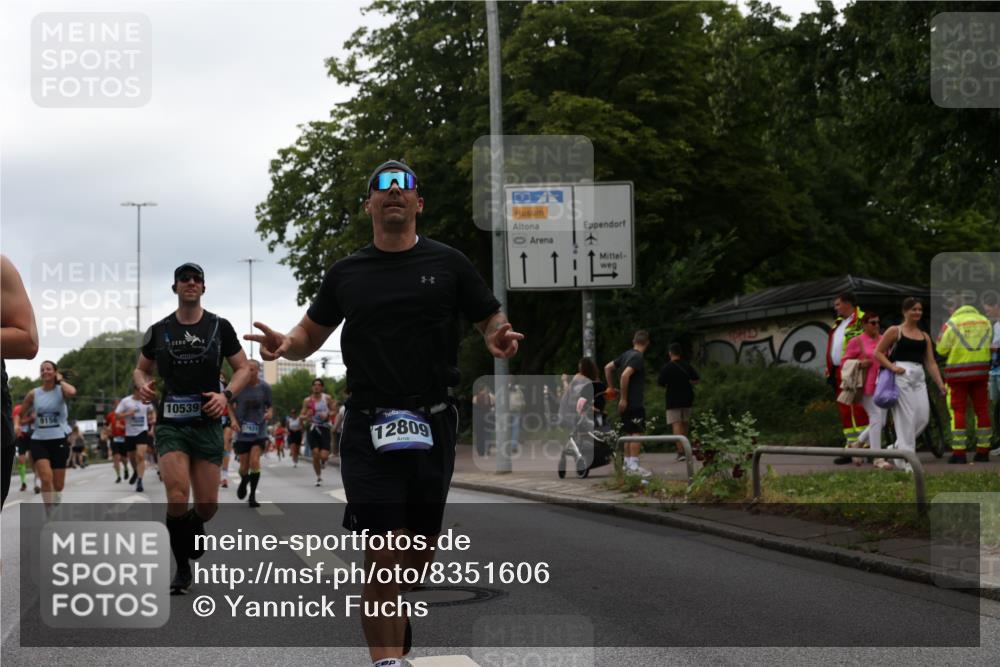 29.06.2025 - hella hamburg halbmarathon Yannick Fuchs http://msf.ph/oto/8351606 29.06.2025 10:52:48 20KM 1285, 1642, 1946, 1951, 2027, 2711, 2855, 5084, 5633, 6208, 6636, 6860, 7476, 7659, 8392, 8929, 9156, 9353, 9553, 9555, 9655, 9835, 10539, 10915, 12809, 13407, 14355, 14375, 14631, 14914, 15263, 16206, 16409, 16563, 16922, 16924, 17346, 17665, 17782, 17810, 17814, 17839, 17852, 17931, 17967, 18112, 18232, 18556, 18682, 18730, 18833, 18954, 19002, 19003 meine-sportfotos.de