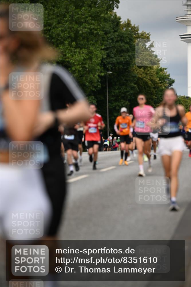 29.06.2025 - hella hamburg halbmarathon Dr. Thomas Lammeyer http://msf.ph/oto/8351610 29.06.2025 10:18:39 Kennedybrücke 1071, 1131, 1480, 1728, 2046, 2690, 3020, 3025, 3454, 3691, 3834, 5191, 6181, 6366, 6717, 6724, 7195, 7442, 7446, 7447, 7881, 8055, 8522, 8563, 8755, 8892, 9173, 9663, 9709, 10224, 10610, 10977 meine-sportfotos.de