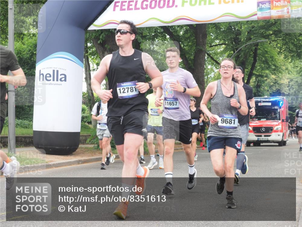 29.06.2025 - hella hamburg halbmarathon KatJ http://msf.ph/oto/8351613 29.06.2025 10:50:59 Zwischen KM18-KM19 1212, 1733, 1851, 2463, 4985, 5653, 7333 meine-sportfotos.de