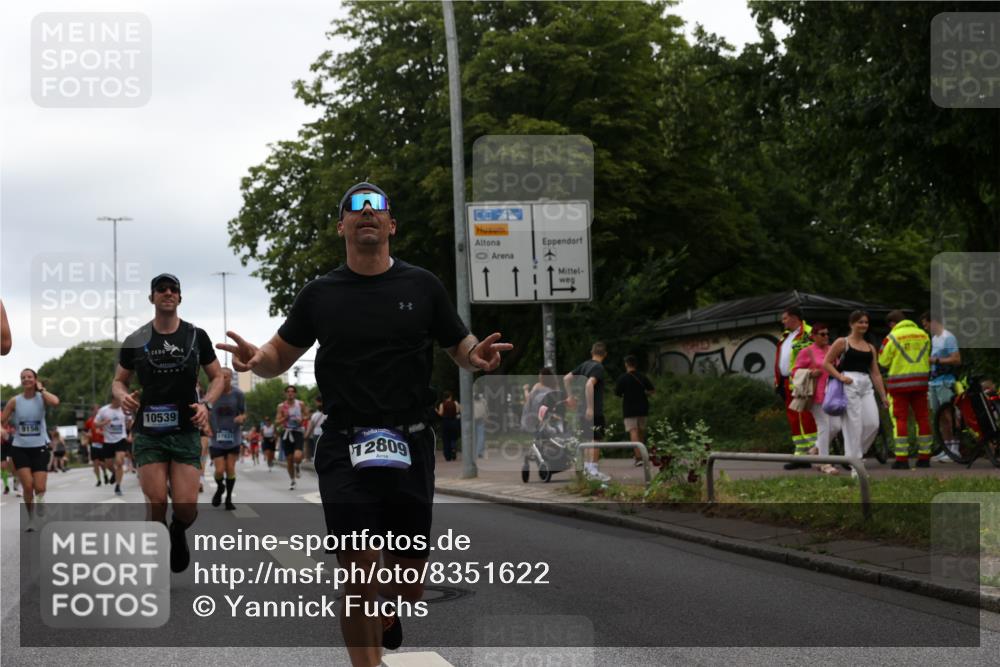 29.06.2025 - hella hamburg halbmarathon Yannick Fuchs http://msf.ph/oto/8351622 29.06.2025 10:52:48 20KM 1285, 1642, 1946, 1951, 2027, 2711, 2855, 5084, 5633, 6208, 6636, 6860, 7476, 7659, 8392, 8929, 9156, 9353, 9553, 9555, 9655, 9835, 10539, 10915, 12809, 13407, 14355, 14375, 14631, 14914, 15263, 16206, 16409, 16563, 16922, 16924, 17346, 17665, 17782, 17810, 17814, 17839, 17852, 17931, 17967, 18112, 18232, 18556, 18682, 18730, 18833, 18954, 19002, 19003 meine-sportfotos.de