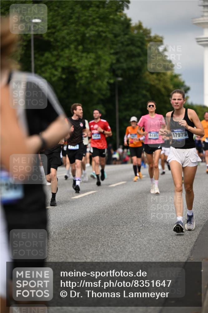 29.06.2025 - hella hamburg halbmarathon Dr. Thomas Lammeyer http://msf.ph/oto/8351647 29.06.2025 10:18:39 Kennedybrücke 1071, 1131, 1480, 1728, 2046, 2690, 3020, 3025, 3454, 3691, 3834, 5191, 6181, 6366, 6717, 6724, 7195, 7442, 7446, 7447, 7881, 8055, 8522, 8563, 8755, 8892, 9173, 9663, 9709, 10224, 10610, 10977 meine-sportfotos.de