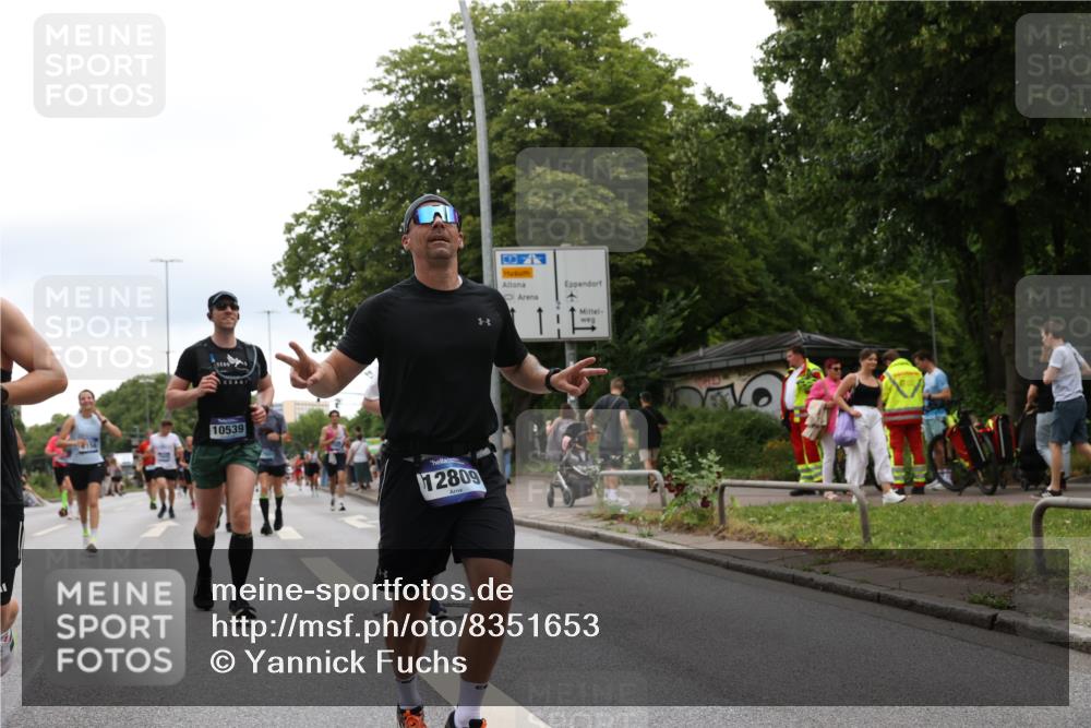 29.06.2025 - hella hamburg halbmarathon Yannick Fuchs http://msf.ph/oto/8351653 29.06.2025 10:52:49 20KM 1285, 1642, 1946, 1951, 2027, 2711, 2855, 5084, 5633, 6208, 6636, 6860, 6997, 7476, 8392, 8929, 9156, 9353, 9553, 9555, 9655, 9835, 10539, 10915, 12809, 13407, 14355, 14375, 14631, 14914, 15263, 15824, 16160, 16206, 16409, 16563, 16922, 16924, 17346, 17665, 17782, 17810, 17814, 17839, 17852, 17931, 17967, 18112, 18232, 18266, 18556, 18682, 18730, 18833, 18954, 19002, 19003 meine-sportfotos.de