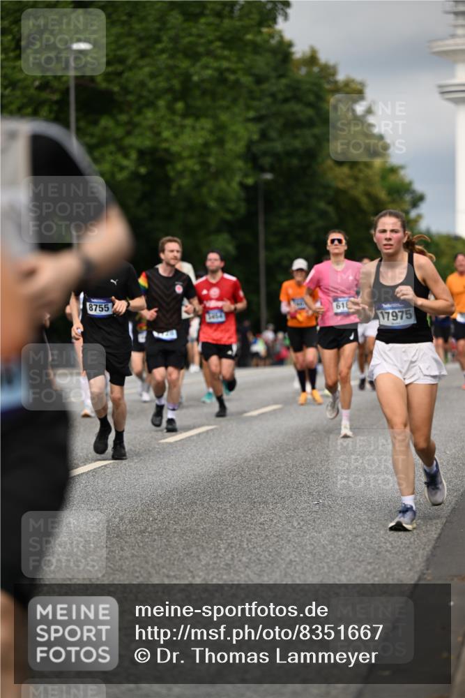 29.06.2025 - hella hamburg halbmarathon Dr. Thomas Lammeyer http://msf.ph/oto/8351667 29.06.2025 10:18:39 Kennedybrücke 1071, 1131, 1480, 1728, 2046, 2690, 3020, 3025, 3454, 3691, 3834, 5191, 6181, 6366, 6717, 6724, 7195, 7442, 7446, 7447, 7881, 8055, 8522, 8563, 8755, 8892, 9173, 9663, 9709, 10224, 10610, 10977 meine-sportfotos.de
