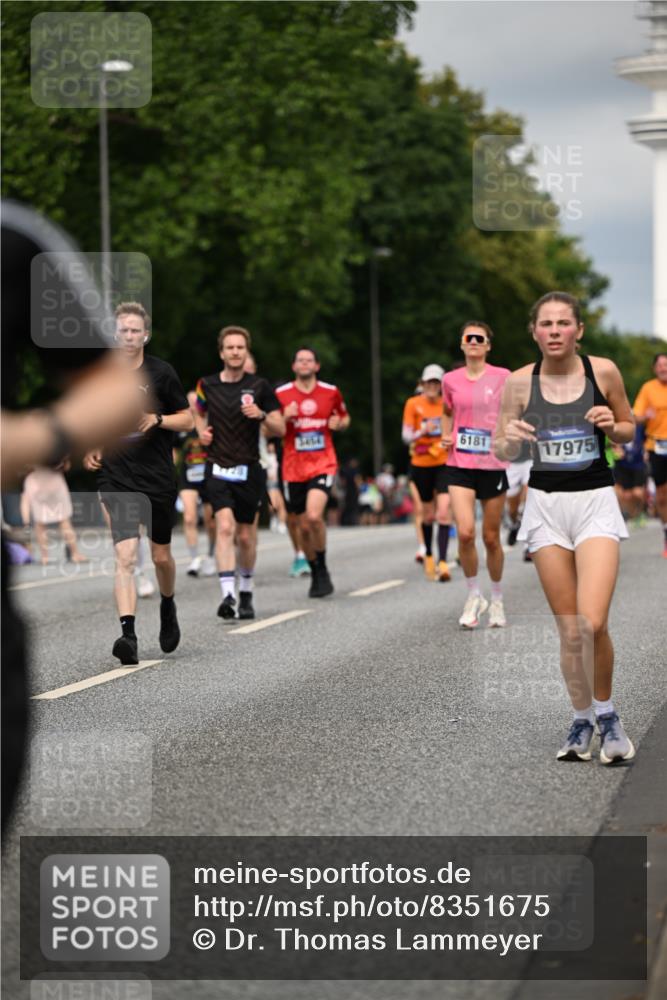 29.06.2025 - hella hamburg halbmarathon Dr. Thomas Lammeyer http://msf.ph/oto/8351675 29.06.2025 10:18:39 Kennedybrücke 1071, 1131, 1480, 1728, 2046, 2690, 3020, 3025, 3454, 3691, 3834, 5191, 6181, 6366, 6717, 6724, 7195, 7442, 7446, 7447, 7881, 8055, 8522, 8563, 8755, 8892, 9173, 9663, 9709, 10224, 10610, 10977 meine-sportfotos.de