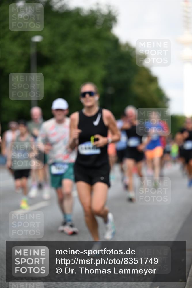 29.06.2025 - hella hamburg halbmarathon Dr. Thomas Lammeyer http://msf.ph/oto/8351749 29.06.2025 09:56:19 Kennedybrücke 1070, 1139, 1220, 1415, 1468, 1512, 1613, 1782, 2233, 3098, 3109, 3124, 4080, 4497, 4691, 5011, 5476, 5477, 7067, 7191, 7325, 7432, 7451, 7843, 7865, 7961, 8467, 9081, 10000, 10099, 10251, 10741, 10796, 11346 meine-sportfotos.de