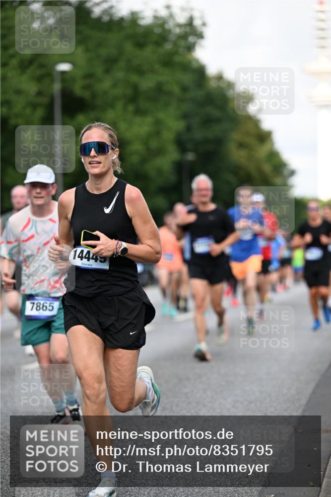 29.06.2025 - hella hamburg halbmarathon Dr. Thomas Lammeyer http://msf.ph/oto/8351795 29.06.2025 09:56:19 Kennedybrücke 1070, 1139, 1220, 1415, 1468, 1512, 1613, 1782, 2233, 3098, 3109, 3124, 4080, 4497, 4691, 5011, 5476, 5477, 7067, 7191, 7325, 7432, 7451, 7843, 7865, 7961, 8467, 9081, 10000, 10099, 10251, 10741, 10796, 11346 meine-sportfotos.de