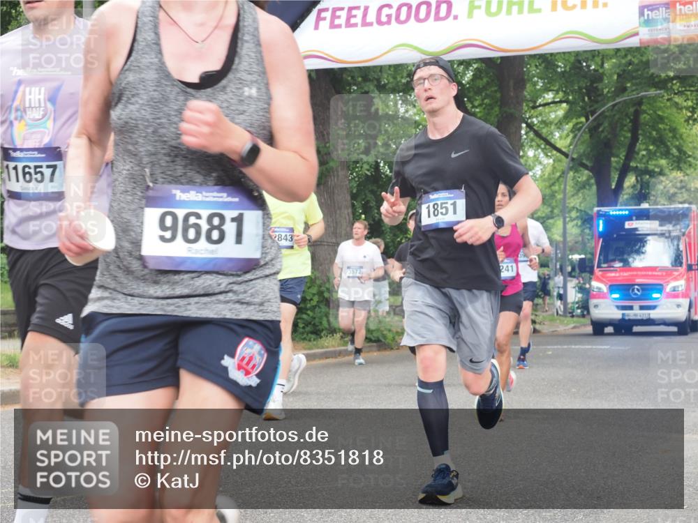 29.06.2025 - hella hamburg halbmarathon KatJ http://msf.ph/oto/8351818 29.06.2025 10:51:00 Zwischen KM18-KM19 1212, 1733, 1851, 2463, 4985, 5653, 7333 meine-sportfotos.de