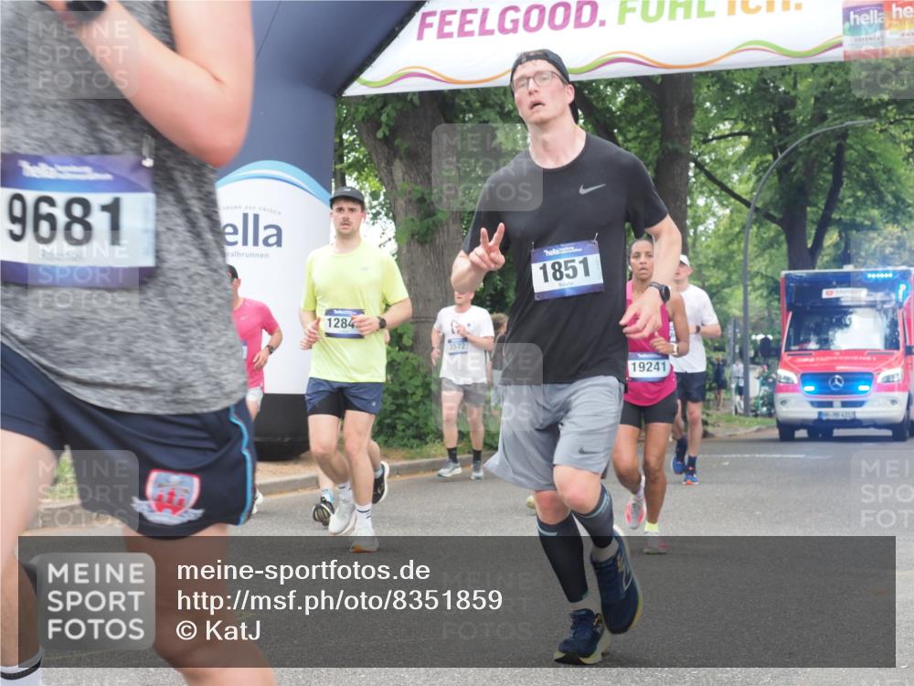 29.06.2025 - hella hamburg halbmarathon KatJ http://msf.ph/oto/8351859 29.06.2025 10:51:00 Zwischen KM18-KM19 1212, 1733, 1851, 2463, 4985, 5653, 7333 meine-sportfotos.de