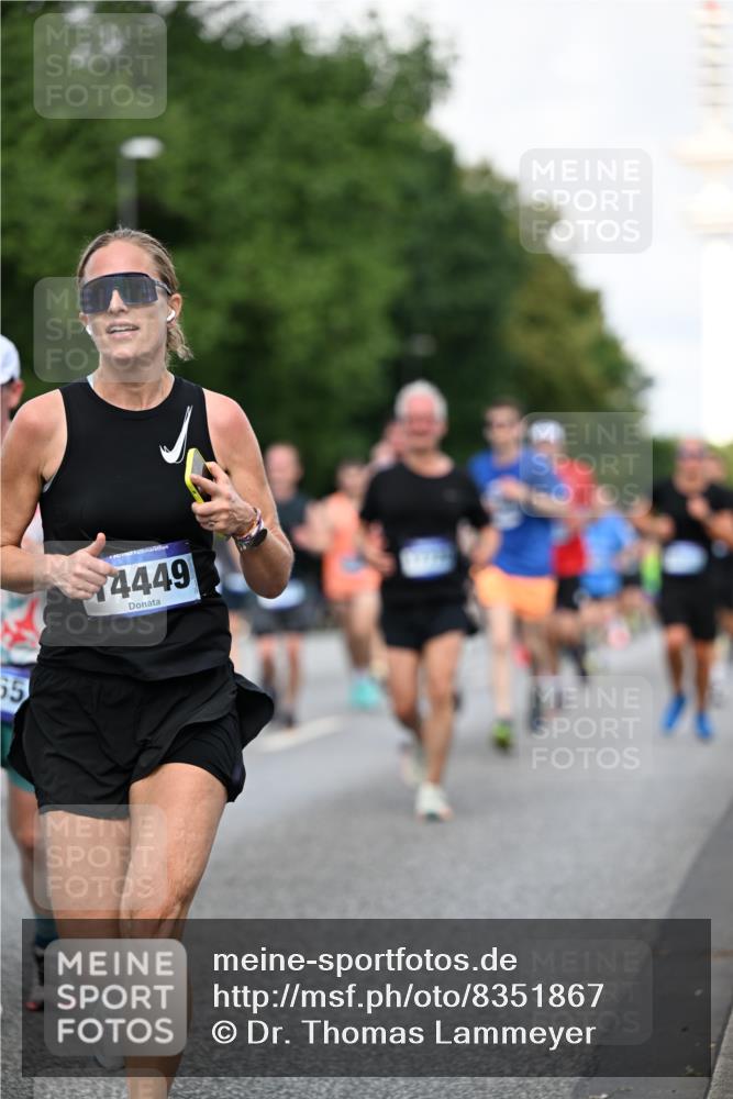 29.06.2025 - hella hamburg halbmarathon Dr. Thomas Lammeyer http://msf.ph/oto/8351867 29.06.2025 09:56:20 Kennedybrücke 1070, 1139, 1220, 1415, 1468, 1512, 1613, 1782, 2233, 3098, 3109, 3124, 4080, 4497, 4691, 5011, 5476, 5477, 7067, 7191, 7325, 7432, 7451, 7599, 7843, 7865, 7961, 8467, 9081, 10000, 10099, 10251, 10741, 10750, 10796, 11346 meine-sportfotos.de
