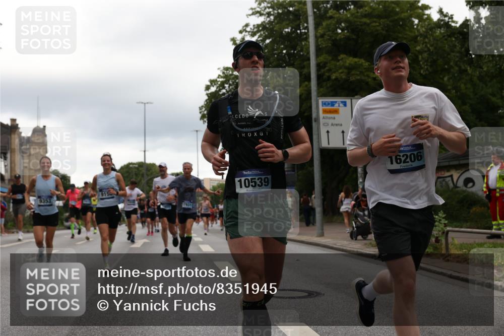 29.06.2025 - hella hamburg halbmarathon Yannick Fuchs http://msf.ph/oto/8351945 29.06.2025 10:52:50 20KM 1285, 1642, 1946, 1951, 2027, 2711, 2855, 5084, 5347, 5633, 6208, 6636, 6860, 6997, 7476, 8392, 8929, 9156, 9353, 9553, 9555, 9655, 9835, 10539, 10915, 12809, 13407, 14355, 14375, 14631, 14914, 15263, 15824, 16160, 16206, 16409, 16563, 16922, 16924, 17346, 17665, 17782, 17810, 17839, 17852, 17931, 17967, 18112, 18232, 18266, 18556, 18682, 18730, 18833, 18954, 19002, 19003 meine-sportfotos.de
