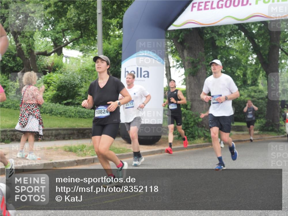 29.06.2025 - hella hamburg halbmarathon KatJ http://msf.ph/oto/8352118 29.06.2025 10:51:02 Zwischen KM18-KM19 1212, 1733, 1851, 2463, 3572, 4120, 4985, 5653, 7333 meine-sportfotos.de