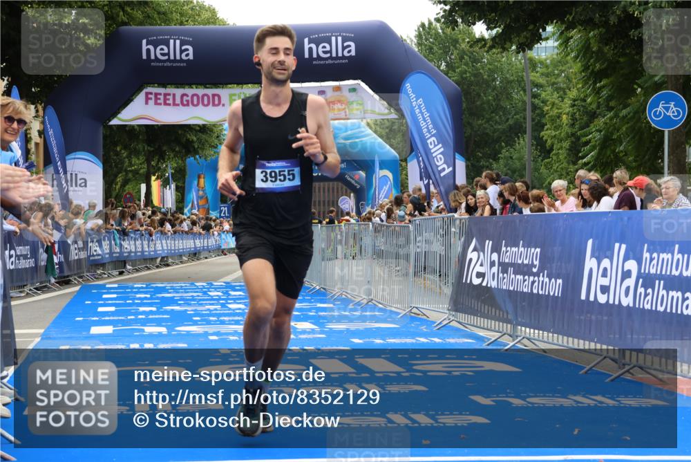 29.06.2025 - hella hamburg halbmarathon Strokosch-Dieckow http://msf.ph/oto/8352129 29.06.2025 10:31:20 Ziel 3955, 4812, 10298, 11857, 12232, 14450, 14548, 19042, 19118 meine-sportfotos.de