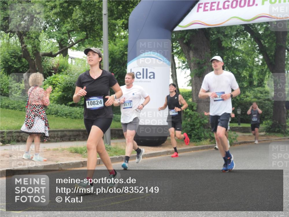 29.06.2025 - hella hamburg halbmarathon KatJ http://msf.ph/oto/8352149 29.06.2025 10:51:02 Zwischen KM18-KM19 1212, 1733, 1851, 2463, 3572, 4120, 4985, 5653, 7333 meine-sportfotos.de