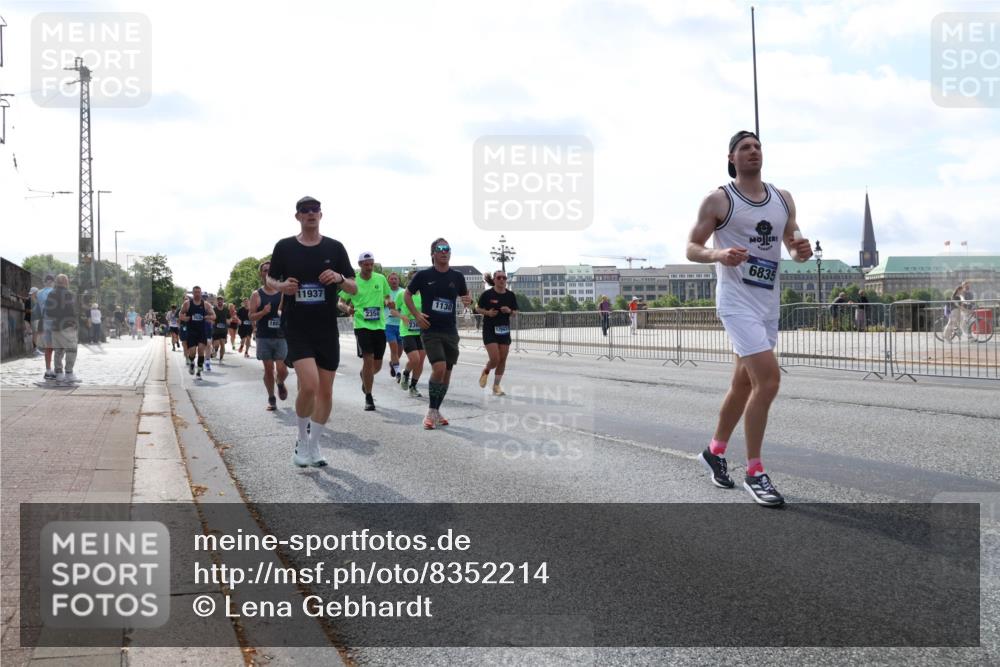 29.06.2025 - hella hamburg halbmarathon Lena Gebhardt http://msf.ph/oto/8352214 29.06.2025 10:01:11 Lombardsbrücke 1802, 11937, 1130, 1743, 6835, 1130, 1387, 1420, 1726, 2006, 2091, 2354, 2363, 2490, 2936, 3059, 3141, 3425, 3625, 3663, 3740, 3983, 4068, 4238, 4249, 4319, 4370, 4616, 4649, 4708, 5033, 5418, 5675, 5870, 6087, 6147, 0000, 6487, 6531, 6591, 6714, 6757, 6835, 6924, 7287, 7658, 7757, 7759, 7761, 7846, 8030, 8045, 8046, 8191, 8255, 8326, 8478, 8632, 8691, 8923, 9124, 9553, 9555, 9577, 9932, 10074, 10188, 10271, 10383, 10576, 11465 meine-sportfotos.de