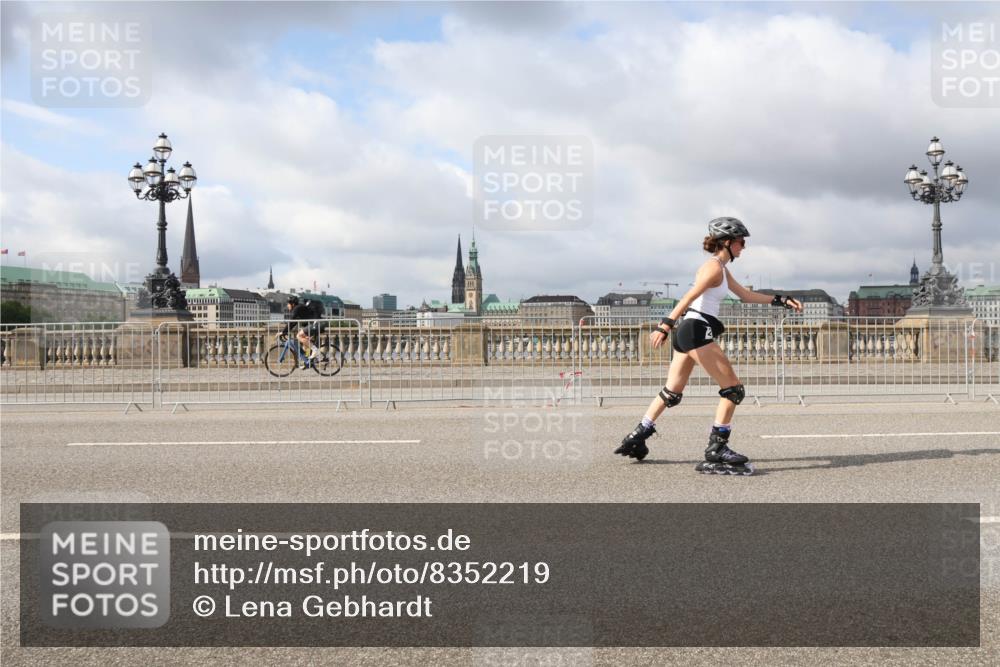 29.06.2025 - hella hamburg halbmarathon Lena Gebhardt http://msf.ph/oto/8352219 29.06.2025 09:09:25 Lombardsbrücke  meine-sportfotos.de