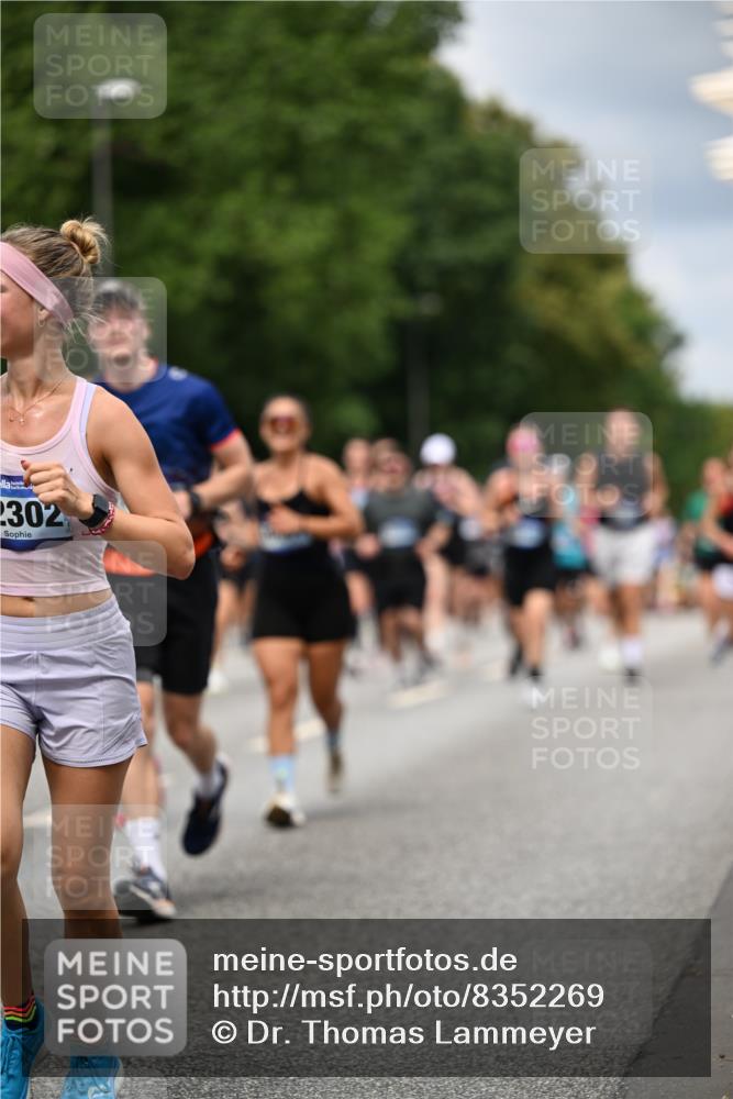 29.06.2025 - hella hamburg halbmarathon Dr. Thomas Lammeyer http://msf.ph/oto/8352269 29.06.2025 10:40:47 Kennedybrücke 1008, 1010, 1224, 3401, 3699, 3895, 4245, 5171, 5246, 5540, 5747, 5809, 5919, 6184, 6359, 6417, 7632, 8530, 8581, 9229, 9295, 9432, 9694, 9701, 9806, 10123, 10487, 10531, 10577, 10984 meine-sportfotos.de