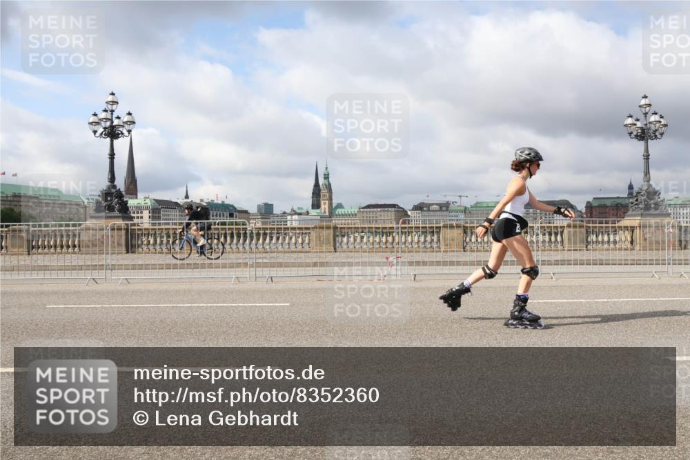 29.06.2025 - hella hamburg halbmarathon Lena Gebhardt http://msf.ph/oto/8352360 29.06.2025 09:09:25 Lombardsbrücke  meine-sportfotos.de
