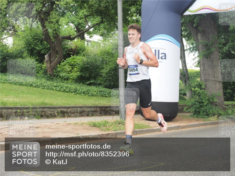 29.06.2025 - hella hamburg halbmarathon KatJ http://msf.ph/oto/8352396 29.06.2025 10:21:28 Zwischen KM18-KM19 1894, 4812, 5660 meine-sportfotos.de