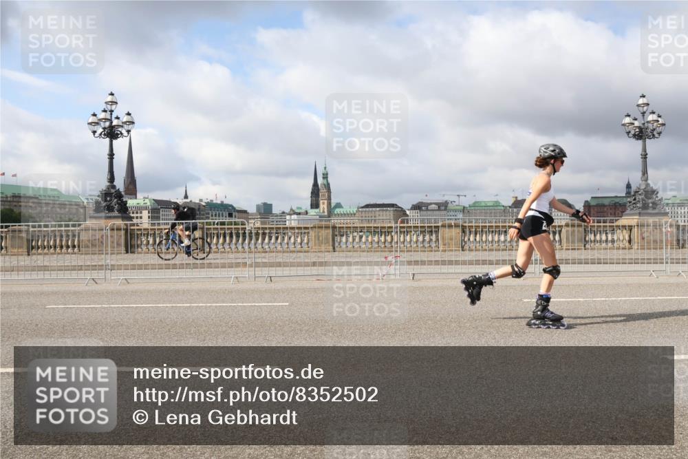 29.06.2025 - hella hamburg halbmarathon Lena Gebhardt http://msf.ph/oto/8352502 29.06.2025 09:09:25 Lombardsbrücke  meine-sportfotos.de