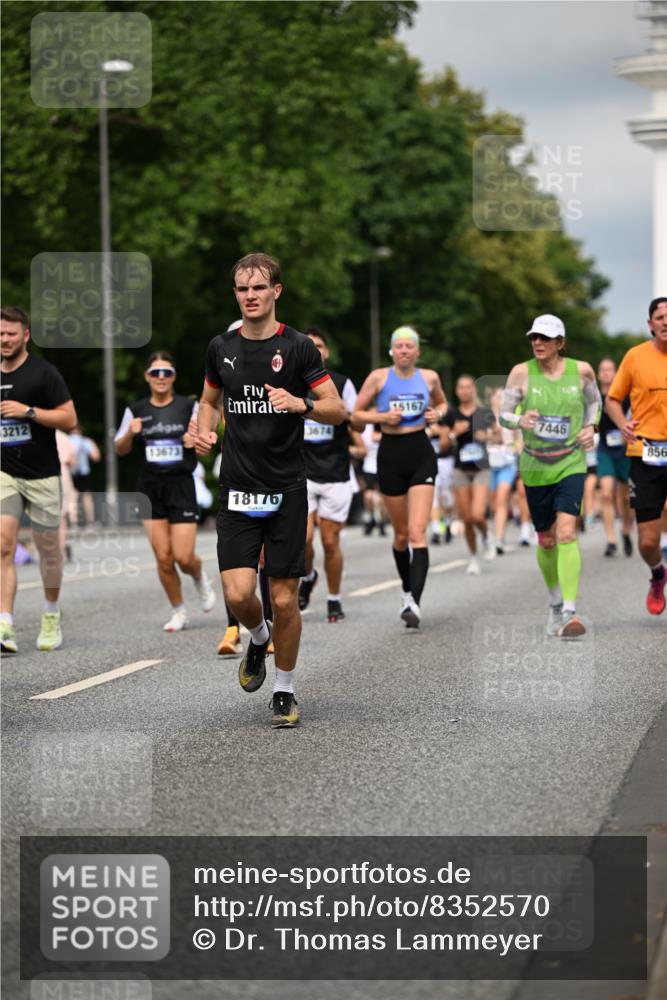 29.06.2025 - hella hamburg halbmarathon Dr. Thomas Lammeyer http://msf.ph/oto/8352570 29.06.2025 10:18:44 Kennedybrücke 1071, 1131, 1480, 1728, 1745, 2046, 2281, 2690, 3025, 3454, 3507, 3509, 3691, 4641, 5191, 5800, 6181, 6366, 6717, 6724, 7195, 7442, 7446, 7447, 7881, 8055, 8239, 8275, 8522, 8563, 8755, 8854, 8892, 9173, 9663, 9709, 10224, 10589, 10717, 10977, 11271 meine-sportfotos.de