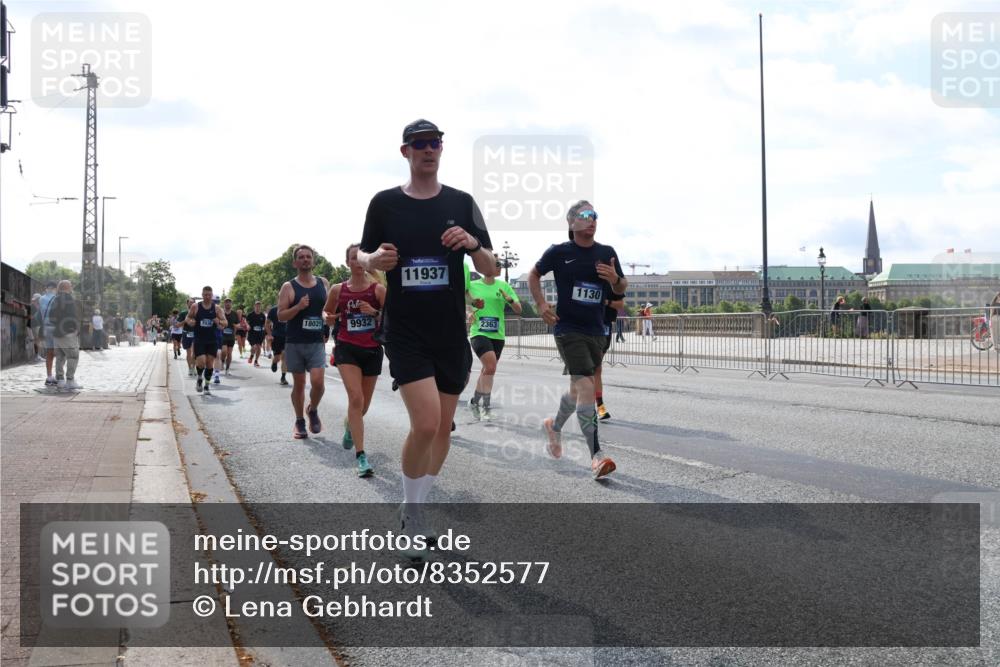 29.06.2025 - hella hamburg halbmarathon Lena Gebhardt http://msf.ph/oto/8352577 29.06.2025 10:01:12 Lombardsbrücke 18029, 9932, 11937, 2363, 1130, 1130, 1387, 1420, 1726, 2006, 2091, 2354, 2363, 2490, 2936, 3059, 3141, 3425, 3625, 3663, 3740, 3983, 4068, 4238, 4249, 4319, 4370, 4616, 4649, 4708, 5033, 5418, 5675, 5870, 6087, 6147, 0000, 6487, 6531, 6591, 6714, 6757, 6835, 6924, 7287, 7658, 7757, 7759, 7761, 7846, 8030, 8045, 8046, 8191, 8255, 8326, 8478, 8632, 8691, 8923, 9124, 9577, 9932, 10074, 10188, 10271, 10383, 10576, 11465 meine-sportfotos.de