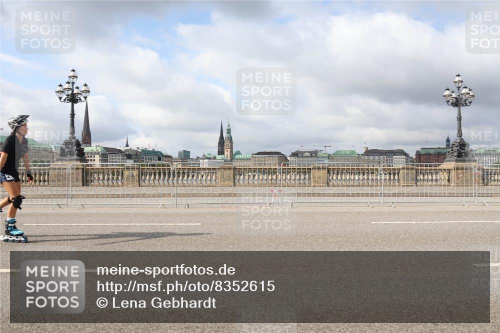 29.06.2025 - hella hamburg halbmarathon Lena Gebhardt http://msf.ph/oto/8352615 29.06.2025 09:09:26 Lombardsbrücke  meine-sportfotos.de