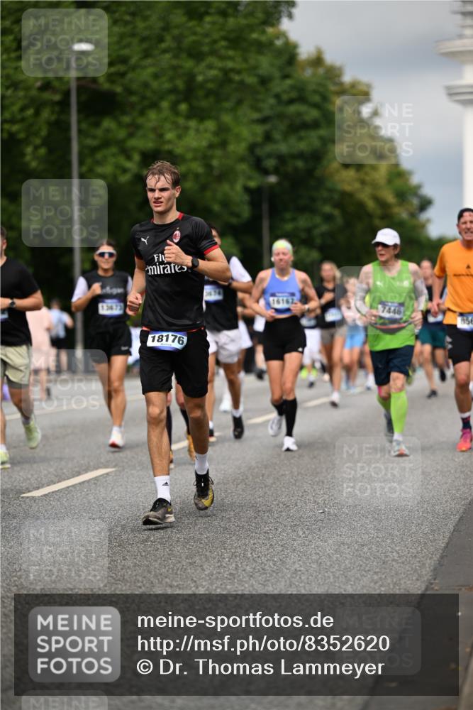 29.06.2025 - hella hamburg halbmarathon Dr. Thomas Lammeyer http://msf.ph/oto/8352620 29.06.2025 10:18:44 Kennedybrücke 1071, 1131, 1480, 1728, 1745, 2046, 2281, 2690, 3025, 3454, 3507, 3509, 3691, 4641, 5191, 5800, 6181, 6366, 6717, 6724, 7195, 7442, 7446, 7447, 7881, 8055, 8239, 8275, 8522, 8563, 8755, 8854, 8892, 9173, 9663, 9709, 10224, 10589, 10717, 10977, 11271 meine-sportfotos.de