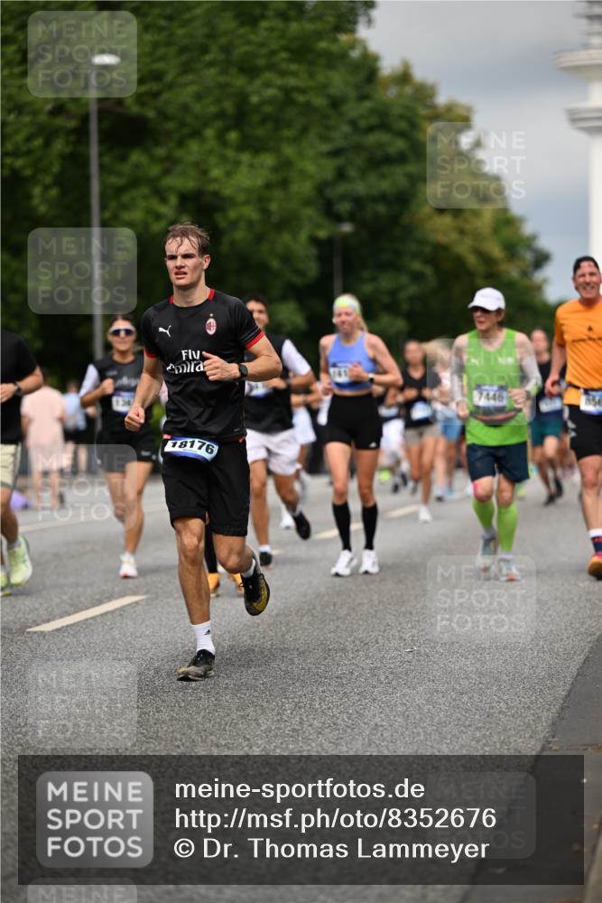 29.06.2025 - hella hamburg halbmarathon Dr. Thomas Lammeyer http://msf.ph/oto/8352676 29.06.2025 10:18:44 Kennedybrücke 1071, 1131, 1480, 1728, 1745, 2046, 2281, 2690, 3025, 3454, 3507, 3509, 3691, 4641, 5191, 5800, 6181, 6366, 6717, 6724, 7195, 7442, 7446, 7447, 7881, 8055, 8239, 8275, 8522, 8563, 8755, 8854, 8892, 9173, 9663, 9709, 10224, 10589, 10717, 10977, 11271 meine-sportfotos.de