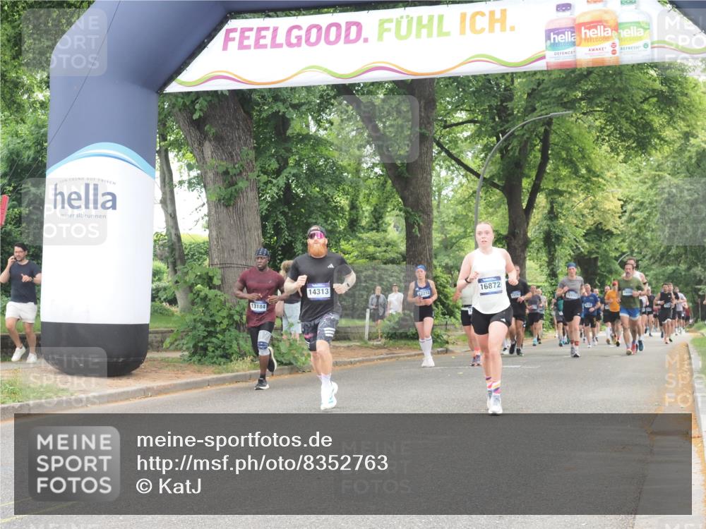 29.06.2025 - hella hamburg halbmarathon KatJ http://msf.ph/oto/8352763 29.06.2025 10:51:14 Zwischen KM18-KM19 5354, 5365, 8578 meine-sportfotos.de