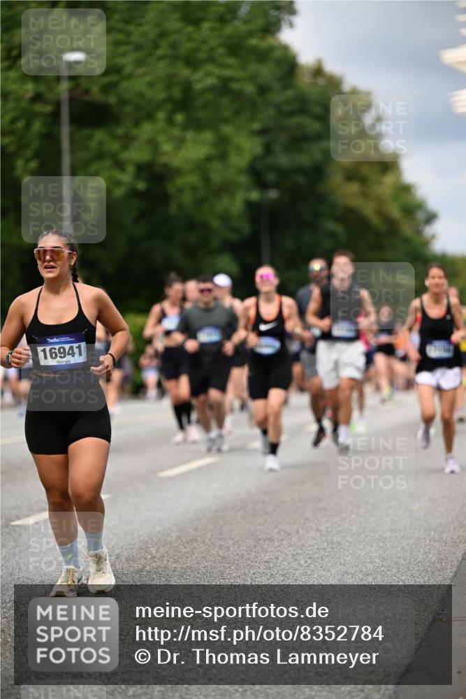 29.06.2025 - hella hamburg halbmarathon Dr. Thomas Lammeyer http://msf.ph/oto/8352784 29.06.2025 10:40:48 Kennedybrücke 1008, 1010, 1224, 3401, 3699, 3895, 4245, 5171, 5246, 5540, 5747, 5789, 5809, 5919, 6184, 6359, 6417, 7632, 8530, 8581, 9229, 9295, 9432, 9694, 9701, 9806, 10123, 10487, 10531, 10577, 10984 meine-sportfotos.de