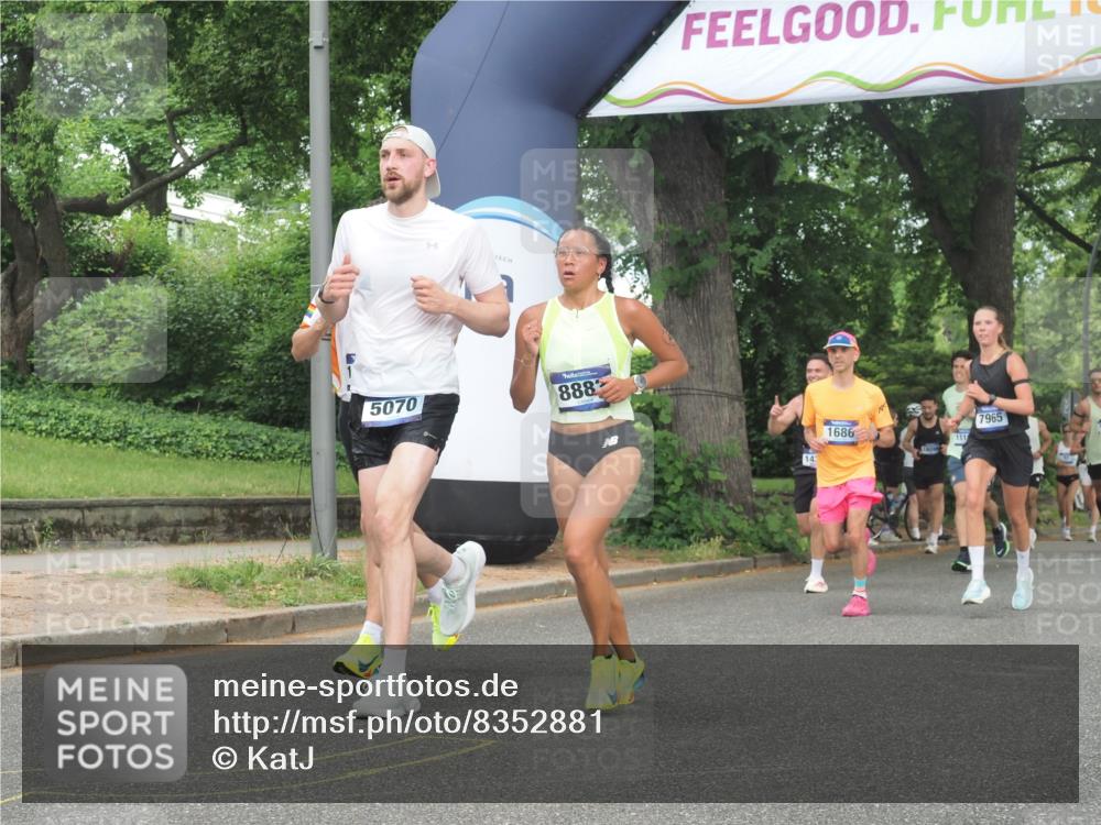 29.06.2025 - hella hamburg halbmarathon KatJ http://msf.ph/oto/8352881 29.06.2025 10:21:31 Zwischen KM18-KM19 1686, 5070, 7965 meine-sportfotos.de