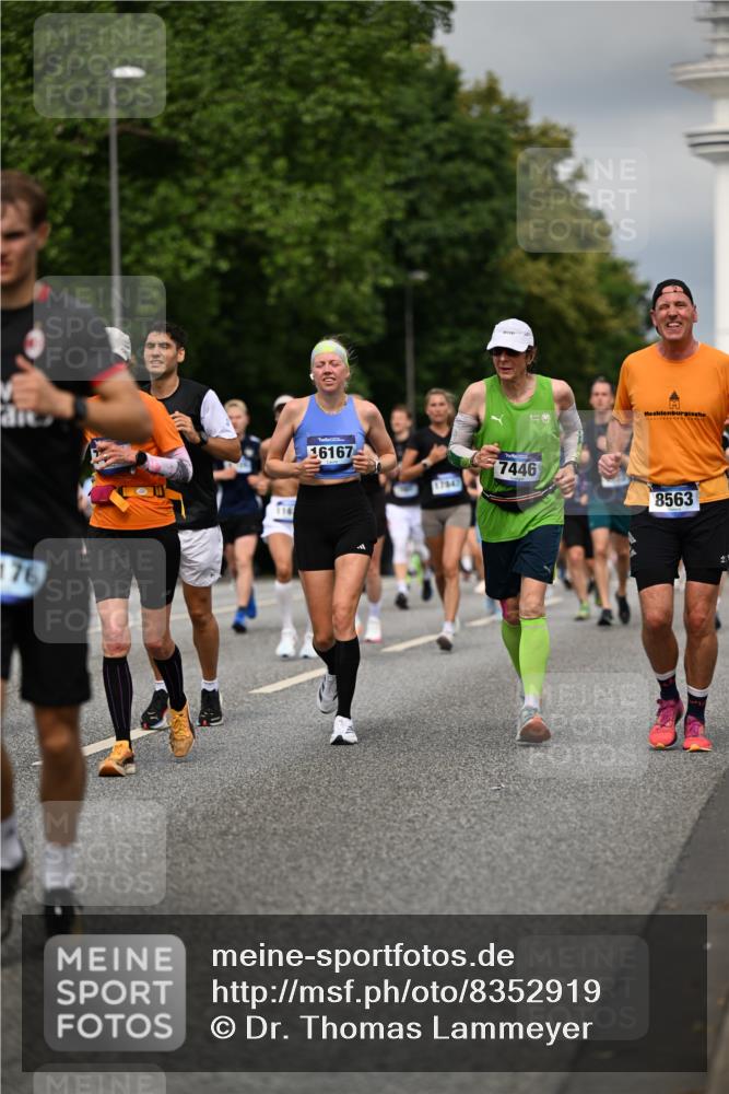 29.06.2025 - hella hamburg halbmarathon Dr. Thomas Lammeyer http://msf.ph/oto/8352919 29.06.2025 10:18:46 Kennedybrücke 1071, 1296, 1480, 1728, 1745, 2046, 2281, 2690, 3025, 3454, 3507, 3509, 3691, 4641, 5608, 5800, 6181, 6366, 6710, 6717, 6724, 7195, 7446, 7447, 7881, 8055, 8239, 8256, 8275, 8522, 8563, 8755, 8854, 8892, 9173, 9709, 10224, 10589, 10717, 10977, 11271 meine-sportfotos.de