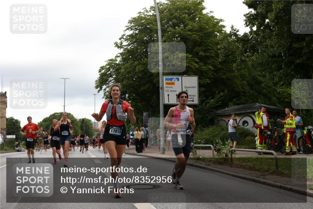 29.06.2025 - hella hamburg halbmarathon Yannick Fuchs http://msf.ph/oto/8352956 29.06.2025 10:52:54 20KM 1285, 1642, 1946, 1951, 2006, 2027, 2677, 2855, 3181, 5084, 5347, 5633, 6202, 6208, 6636, 6860, 6997, 7476, 8290, 8392, 8929, 9156, 9353, 9655, 9835, 10036, 10539, 10915, 12809, 13407, 14375, 14631, 14914, 15240, 15263, 15824, 16160, 16206, 16409, 16563, 16922, 16924, 17017, 17346, 17782, 17810, 17839, 17852, 17931, 18112, 18153, 18232, 18266, 18327, 18556, 18682, 18730, 18833, 18954, 19002, 19003 meine-sportfotos.de