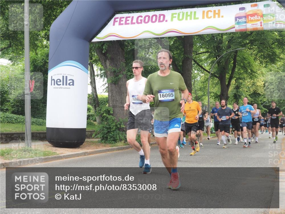 29.06.2025 - hella hamburg halbmarathon KatJ http://msf.ph/oto/8353008 29.06.2025 10:51:21 Zwischen KM18-KM19 1194, 8561 meine-sportfotos.de