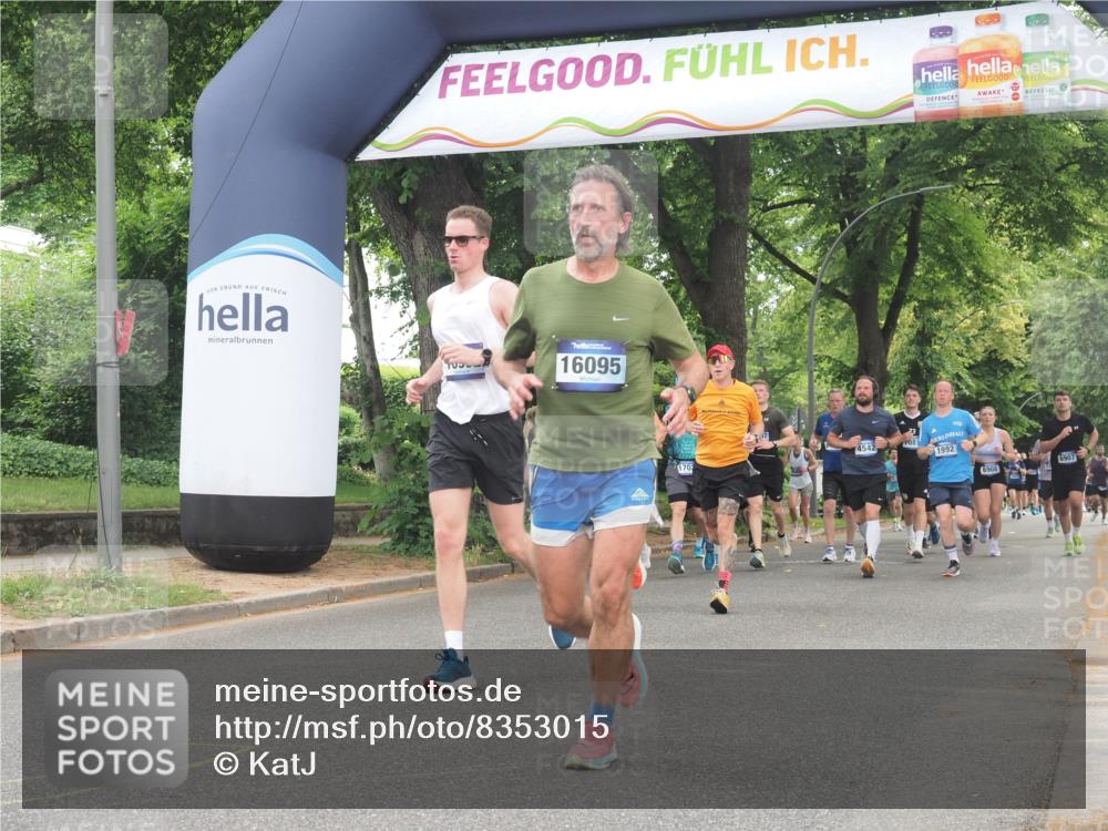 29.06.2025 - hella hamburg halbmarathon KatJ http://msf.ph/oto/8353015 29.06.2025 10:51:21 Zwischen KM18-KM19 1194, 8561 meine-sportfotos.de