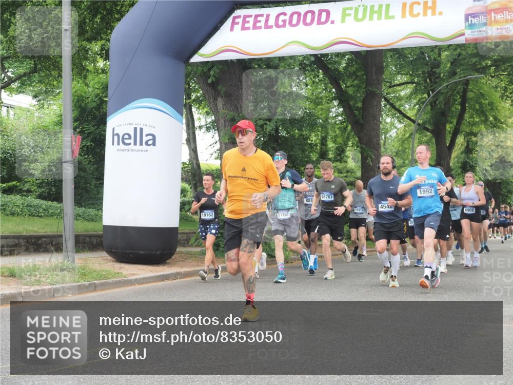 29.06.2025 - hella hamburg halbmarathon KatJ http://msf.ph/oto/8353050 29.06.2025 10:51:23 Zwischen KM18-KM19 1194, 1702, 1992, 2979, 4542, 7081, 8520, 8561 meine-sportfotos.de