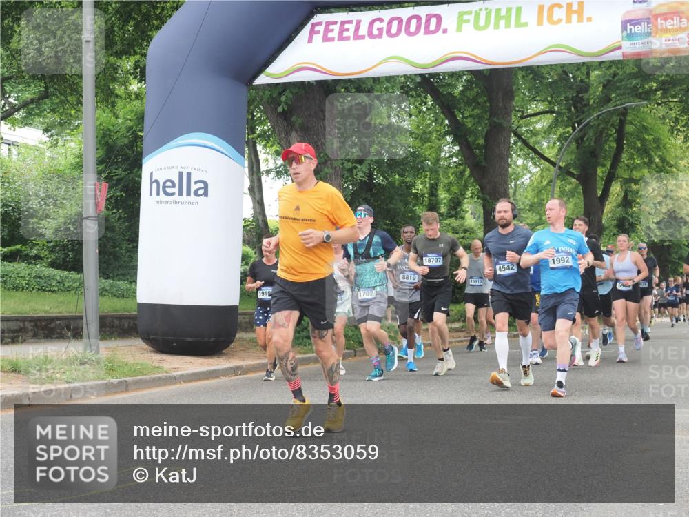 29.06.2025 - hella hamburg halbmarathon KatJ http://msf.ph/oto/8353059 29.06.2025 10:51:23 Zwischen KM18-KM19 1194, 1702, 1992, 2979, 4542, 7081, 8520, 8561 meine-sportfotos.de