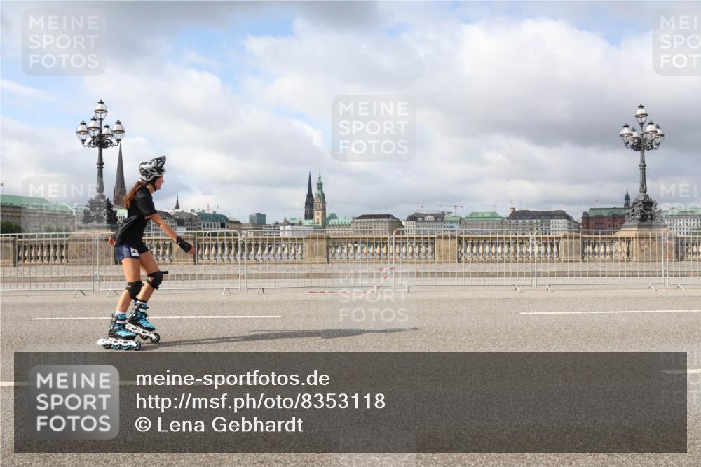 29.06.2025 - hella hamburg halbmarathon Lena Gebhardt http://msf.ph/oto/8353118 29.06.2025 09:09:26 Lombardsbrücke  meine-sportfotos.de