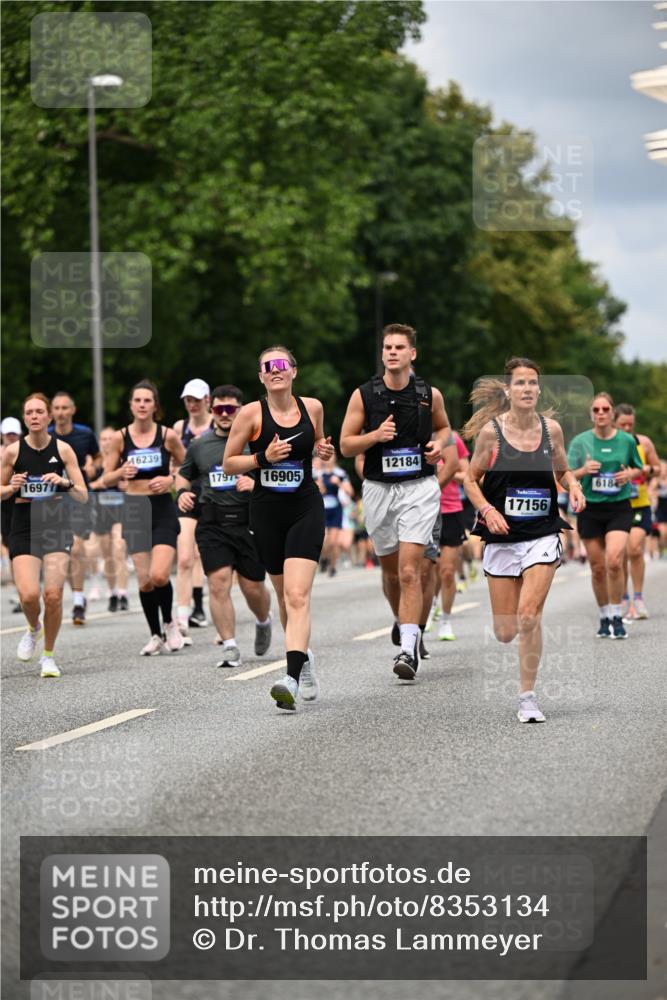 29.06.2025 - hella hamburg halbmarathon Dr. Thomas Lammeyer http://msf.ph/oto/8353134 29.06.2025 10:40:50 Kennedybrücke 1008, 1010, 1224, 3401, 3699, 3895, 4245, 5171, 5246, 5540, 5747, 5789, 5809, 5919, 6184, 6359, 6417, 7632, 7773, 8530, 8581, 8936, 9229, 9295, 9432, 9694, 9701, 9806, 10123, 10487, 10531, 10577, 10984 meine-sportfotos.de