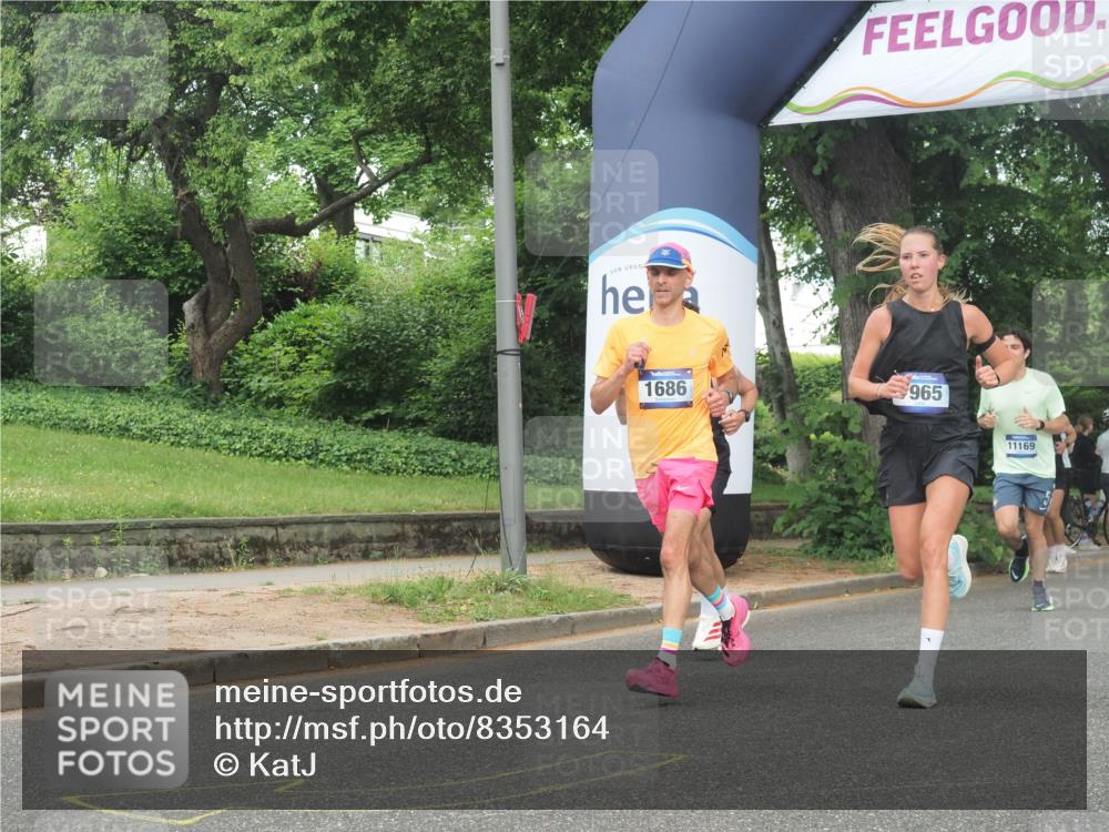 29.06.2025 - hella hamburg halbmarathon KatJ http://msf.ph/oto/8353164 29.06.2025 10:21:33 Zwischen KM18-KM19 1686, 5070, 7965 meine-sportfotos.de