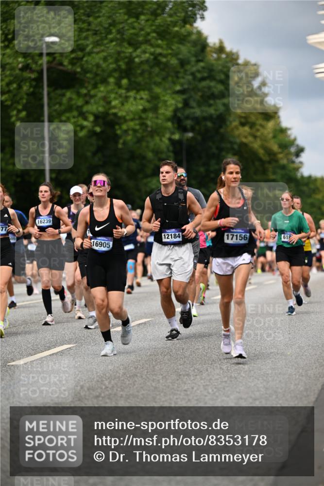 29.06.2025 - hella hamburg halbmarathon Dr. Thomas Lammeyer http://msf.ph/oto/8353178 29.06.2025 10:40:50 Kennedybrücke 1008, 1010, 1224, 3401, 3699, 3895, 4245, 5171, 5246, 5540, 5747, 5789, 5809, 5919, 6184, 6359, 6417, 7632, 7773, 8530, 8581, 8936, 9229, 9295, 9432, 9694, 9701, 9806, 10123, 10487, 10531, 10577, 10984 meine-sportfotos.de