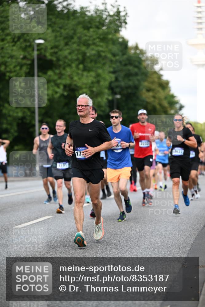 29.06.2025 - hella hamburg halbmarathon Dr. Thomas Lammeyer http://msf.ph/oto/8353187 29.06.2025 09:56:21 Kennedybrücke 1070, 1139, 1220, 1415, 1468, 1512, 1613, 1782, 2233, 3098, 3109, 3124, 3928, 4080, 4497, 4691, 4981, 5476, 5477, 7067, 7191, 7325, 7432, 7451, 7599, 7843, 7865, 7961, 8467, 8664, 9081, 9540, 10000, 10099, 10251, 10741, 10750, 10796, 11346 meine-sportfotos.de