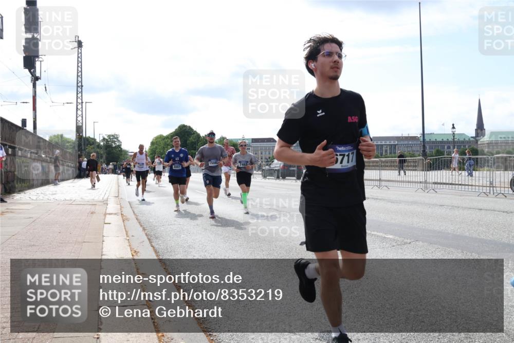 29.06.2025 - hella hamburg halbmarathon Lena Gebhardt http://msf.ph/oto/8353219 29.06.2025 10:13:50 Lombardsbrücke 15085, 4001, 7462, 6717, 1007, 1131, 1194, 1480, 1859, 1890, 2055, 2359, 2721, 2904, 2987, 3729, 4001, 4187, 4795, 4950, 4962, 5232, 5546, 5631, 5719, 6026, 6287, 6710, 6717, 6724, 7346, 7446, 7447, 7460, 7462, 7913, 8279, 8673, 9128, 9612, 9631, 9886, 10442, 10443, 10977, 11441, 11987, 12313, 12797, 12928, 12929, 13331, 13788, 13928, 15085, 15482, 15663, 15721, 15722, 15840, 16491, 17439, 17472, 17474, 17985, 18041, 18222, 18231, 18236, 18239 meine-sportfotos.de