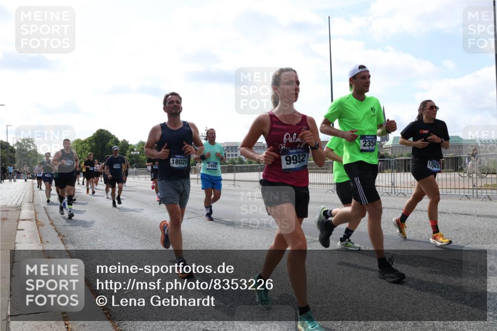 29.06.2025 - hella hamburg halbmarathon Lena Gebhardt http://msf.ph/oto/8353226 29.06.2025 10:01:13 Lombardsbrücke 2936, 18029, 15240, 2490, 0, 9932, 2354, 1130, 1387, 1420, 1726, 2006, 2091, 2354, 2363, 2490, 2936, 3059, 3141, 3425, 3625, 3663, 3740, 3983, 4068, 4238, 4249, 4319, 4370, 4616, 4649, 4708, 5033, 5418, 5570, 5675, 5870, 6087, 6147, 0000, 6487, 6531, 6591, 6714, 6757, 6835, 6924, 7287, 7658, 7757, 7759, 7761, 7846, 8030, 8045, 8046, 8191, 8255, 8326, 8478, 8632, 8691, 8923, 9124, 9932, 10074, 10188, 10271, 10383, 10576, 11465 meine-sportfotos.de