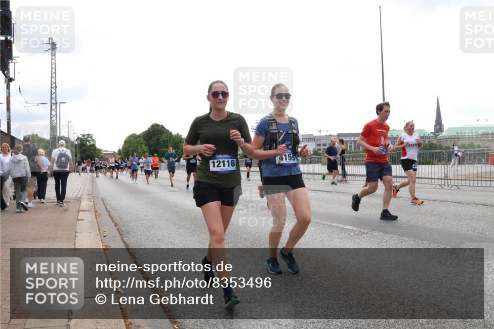 29.06.2025 - hella hamburg halbmarathon Lena Gebhardt http://msf.ph/oto/8353496 29.06.2025 10:38:48 Lombardsbrücke 12116, 4159, 56, 1232, 1390, 1451, 1721, 1791, 2113, 2151, 2524, 2534, 2576, 2660, 2693, 3010, 3094, 3095, 3216, 3286, 3307, 3323, 3635, 3636, 3726, 3745, 3777, 3841, 3927, 4028, 4139, 4155, 4159, 4257, 4259, 4260, 4316, 4320, 4410, 4883, 4964, 5085, 5089, 5155, 5617, 5684, 5735, 5913, 6062, 6112, 6695, 6696, 6875, 7117, 7148, 7263, 7371, 7561, 7692, 7849, 8367, 8783, 9708, 9974, 9977, 10072, 10554, 13060 meine-sportfotos.de