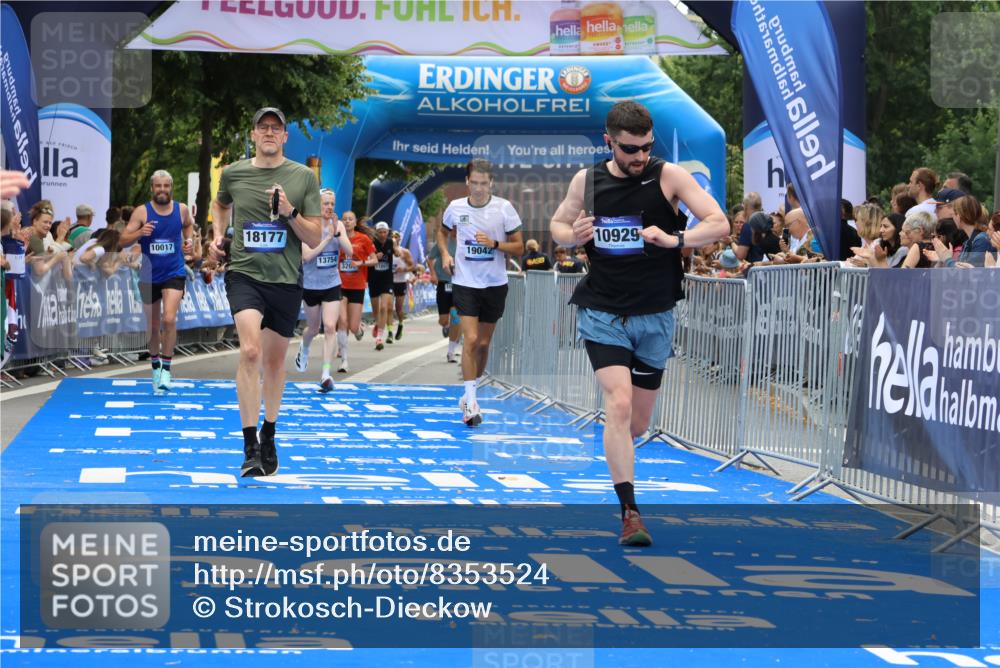 29.06.2025 - hella hamburg halbmarathon Strokosch-Dieckow http://msf.ph/oto/8353524 29.06.2025 10:31:06 Ziel 3201, 5826, 10017, 10298, 10929, 12232, 13754, 18177 meine-sportfotos.de