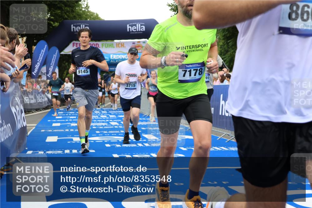 29.06.2025 - hella hamburg halbmarathon Strokosch-Dieckow http://msf.ph/oto/8353548 29.06.2025 10:52:27 Ziel 3715, 4140, 6561, 6562, 7178, 7232, 8371, 8661, 9145, 9739, 9876, 11791, 13015, 13211, 13301, 14561, 15001, 15144, 15980, 17997, 18982 meine-sportfotos.de